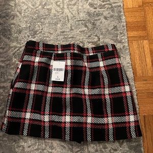 Plaid Forever 21 skirt size large. NWT
